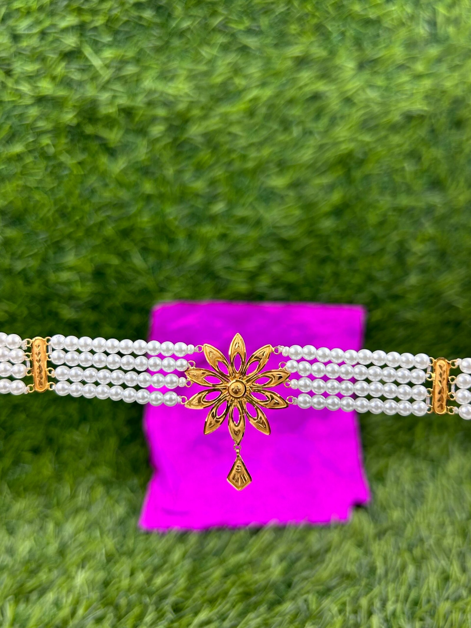 LIGHT WEIGHT GOLD MOTI CHOKER