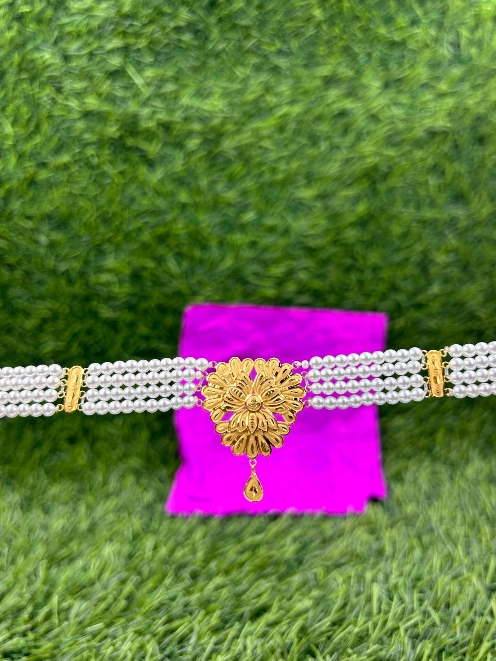 LIGHT WEIGHT GOLD MOTI CHOKER
